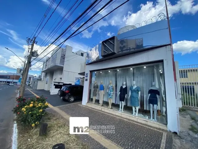 Prédio comercial com 3 andares para venda ou locação no Setor Marista, possui 1.000m2 de á