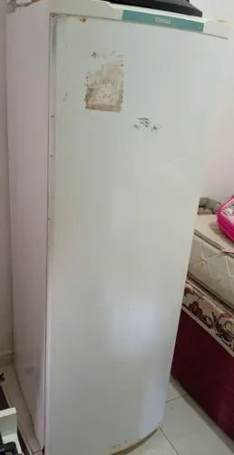 Vendese geladeira pegando prefeita