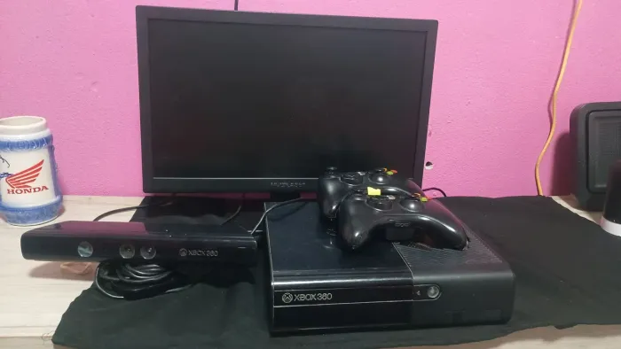 Vendo xbox 360 completo com monitor ou troco em ps4