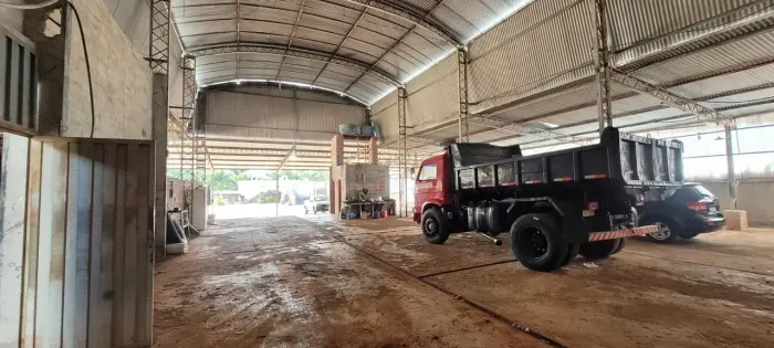 Galpão com 900 m2 - Pirassununga com cozinha industrial