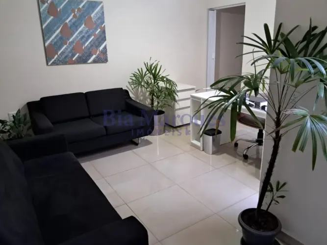 CASA 140M² 2 QUARTOS SENDO 1 SUÍTE PARA ALUGAR E VENDER BAIRRO SANTA CRUZ