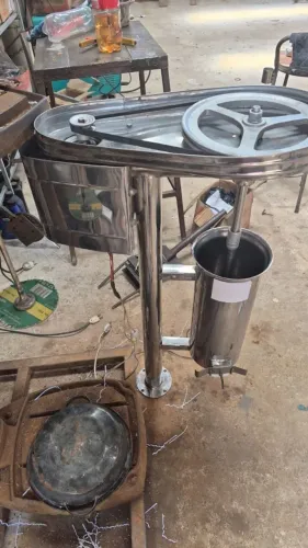 Máquina de bater açaí toda em inoxidável tambor 17