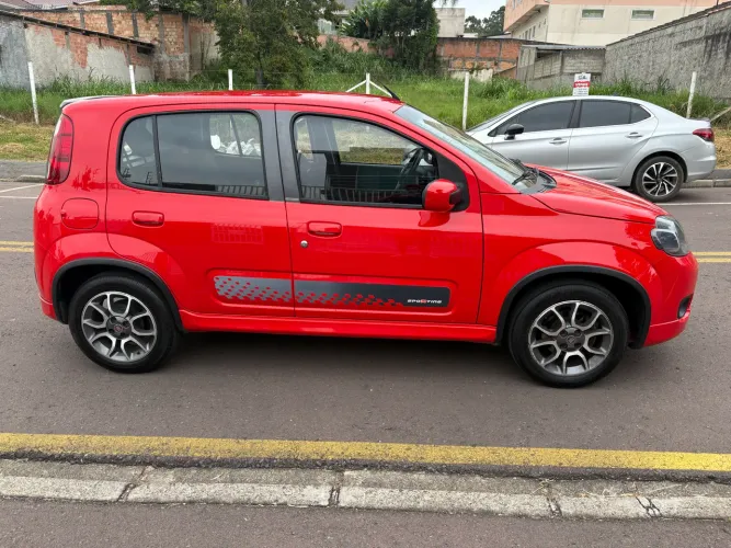 Fiat Uno Sporting 1.4 EVO Fire Flex 8V 4P 2013