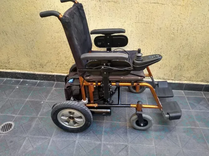 cadeira de rodas eletrica ( usada)