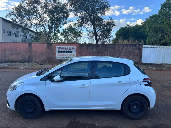 Peugeot 208 Active 1.2 Flex 12V 5P Mec. 2017
