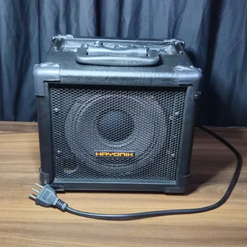 Amplificador Cubo Para Guitarra Hayonik HG20 20W Preto - Amplificador