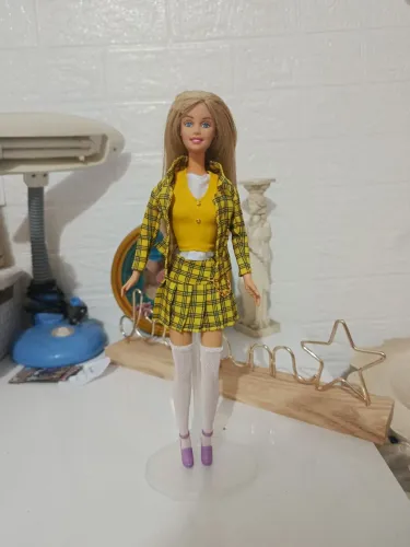 Barbie customizada Cher as patricinhas de Beverly hills clueless
