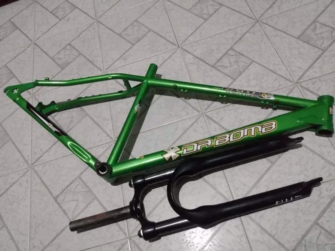 Quadro dabomb dirt jump cromo