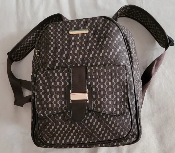 Mochila maravilhosa, moderna e elegante, nova, marrom