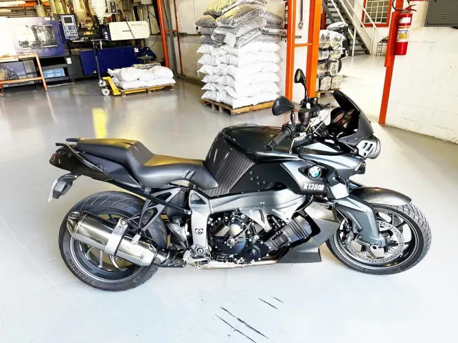 BMW K1300R 2009 - Moto Revisada, Baixa Kilometragem, sem detalhes, impecável