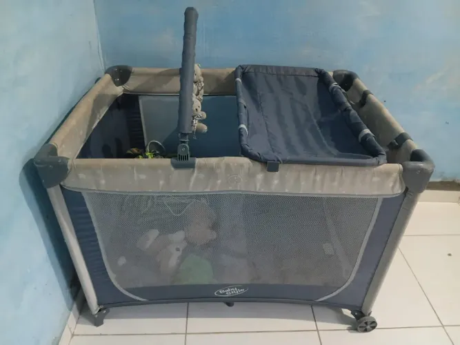 Chiqueiro bem novo sem nem um defeito ótimo pra bota seu filho dentro confortável