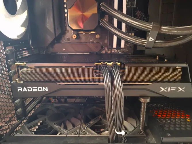 rx 9070 xt xfx swift triple fan gaming edition