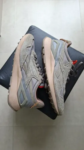 tênis Reebok Classic Leather Legacy AZ x Looney Tunes (Bugs Bunny)