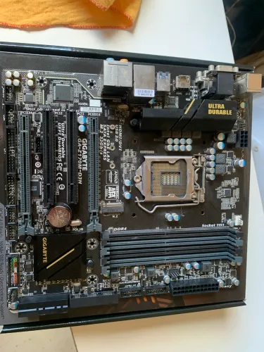 Vendo placa mae intel (GA-Z170M-D3H) no precinho