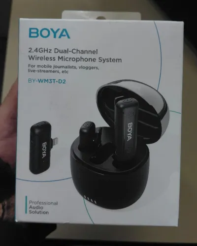 Microfone de lapela sem fio Boya - Novo | Acompanha acessórios