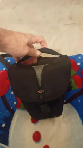 Bolsa estojo triângulo lowepro rezo em ótimo estado. Vendendo porque comprei outra