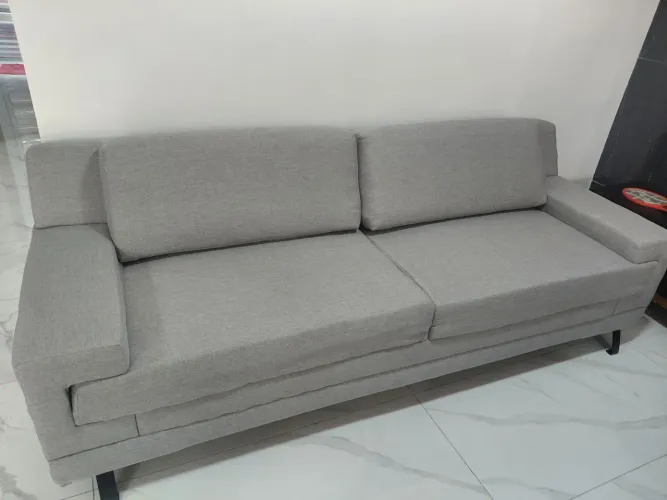 Sofa extra novo,pes de ferro