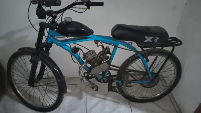 Bicicleta motorizada usada