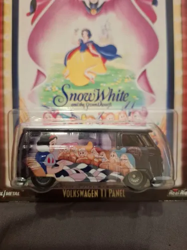 Hot Wheels Volkswagen T1 Panel Snow White