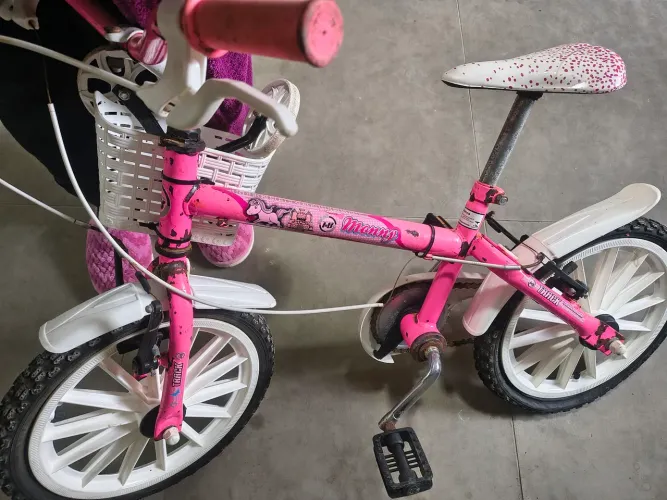 Bicicleta infantil menina