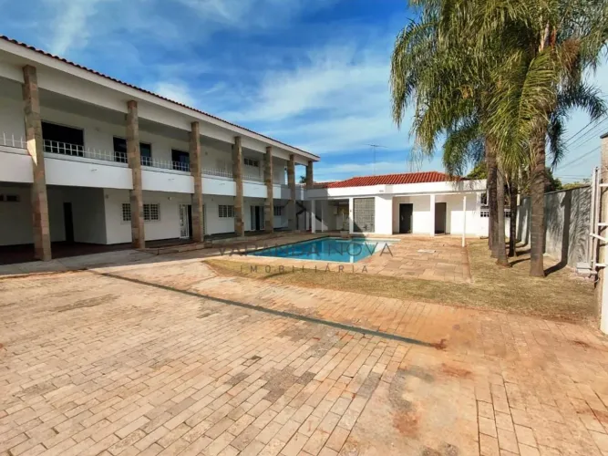Casa padrão para locação com 453m², 4 Suítes no bairro Ribeirânia/Ribeirão Preto