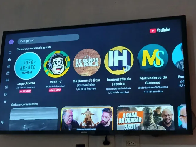 *LINDA SMART TV SAMSUNG 43POL.- IMPECÁVEL E POUCO USADA- SÓ À NOITE- C/ CONTROLE E SUPORTE