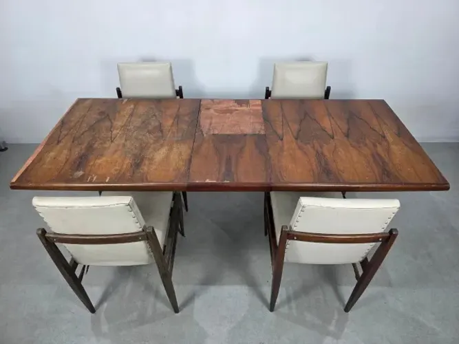 Mesa e Cadeiras Cimo Década de 60. Necessario restauro