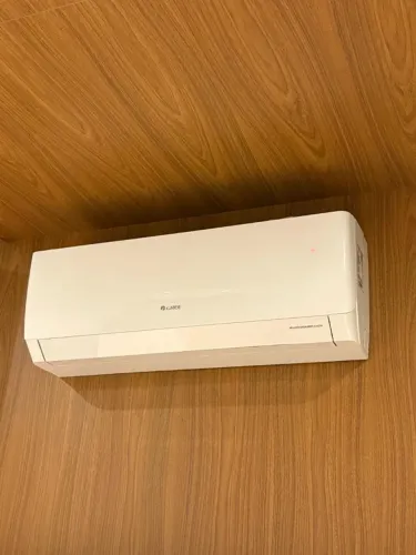 Ar Condicionado Gree 12000 BTUs Inverter Quente e Frio 220V Completo Nota Fiscal