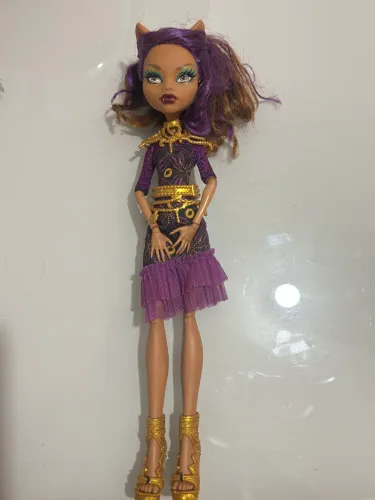 Boneca clawdeen