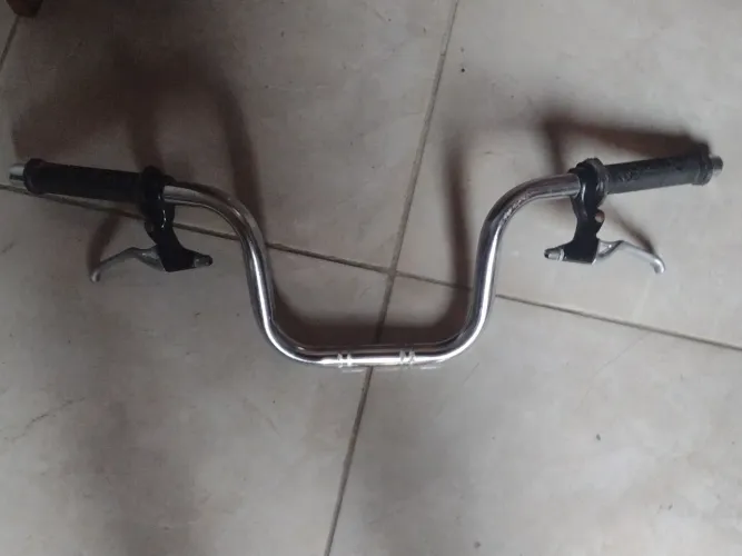Guidão de moto