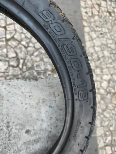 Pneu marca TECHNIC USADO