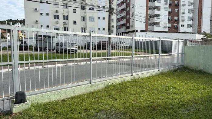 Vendo grade para muro