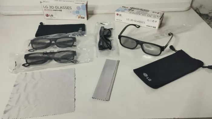 Lote Óculos 3D LG kit com 04 Unidades Polarizados (NOVOS) R$:150 Reais 