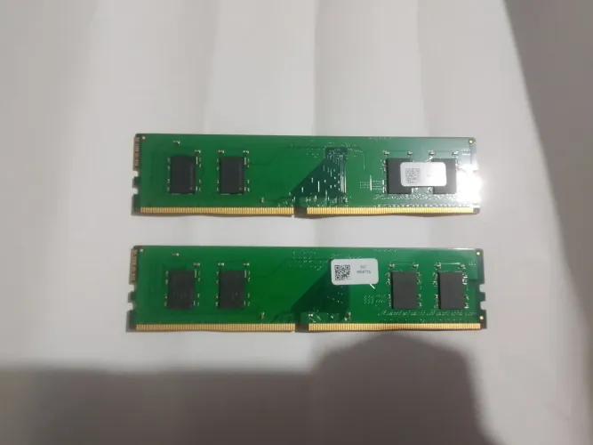 2 Memórias 4gb cada, as 2 por 110