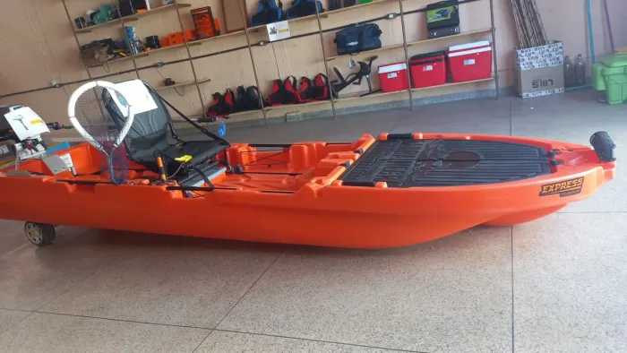 Vendo caiaque Polaris náutica lançamento barba negra cor laranja 