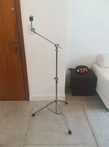 ## Estante de pratos girafa para bateria Odery In Rock, impecável, mínimo uso, raridade!