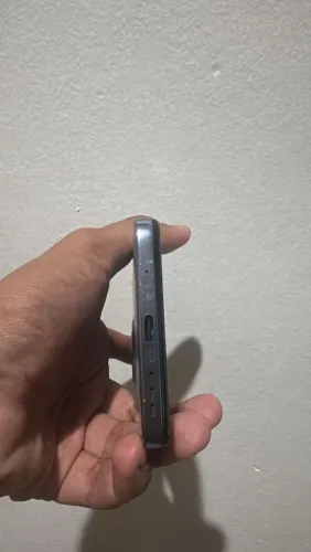 Celular moto g15 128GB seminovo- excelente estado, completo!