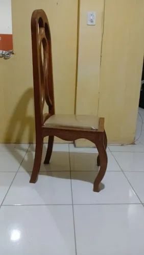 Conjunto de 06 Cadeiras em Cedro.