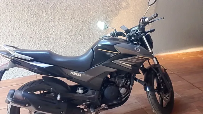 Vendo fazer 2017 moto conservada único dono 