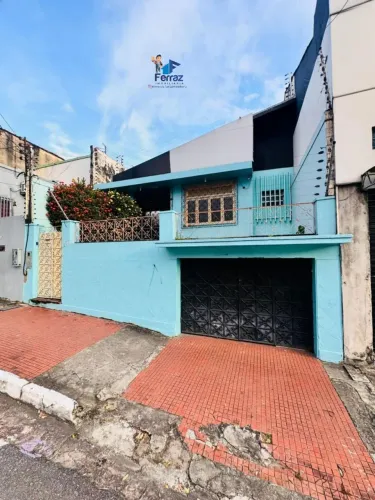 Casa ampla 04 quartos prox. Getúlio Vargas no Centro