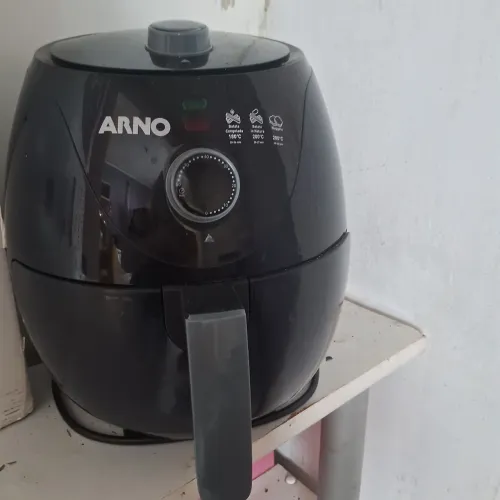 Vendo AirFraier e iogurteira com preços muito bons