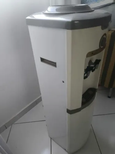 Bebedouro água gelada oferta