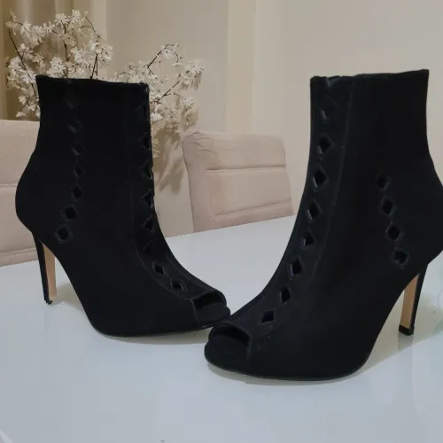 Vendo linda sandália Ávida (Nova)