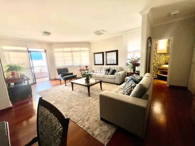 Apartamento com localização privilegiada no Mercês