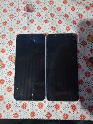 Vende-se dois celulares