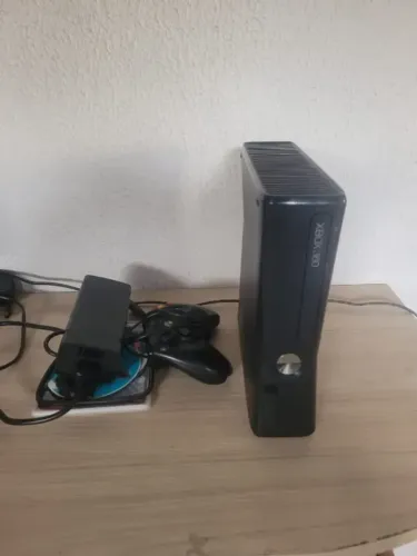 Xbox 360 mod 1439 com 7 jogos 1 manete so 470 conservado aceito notebook