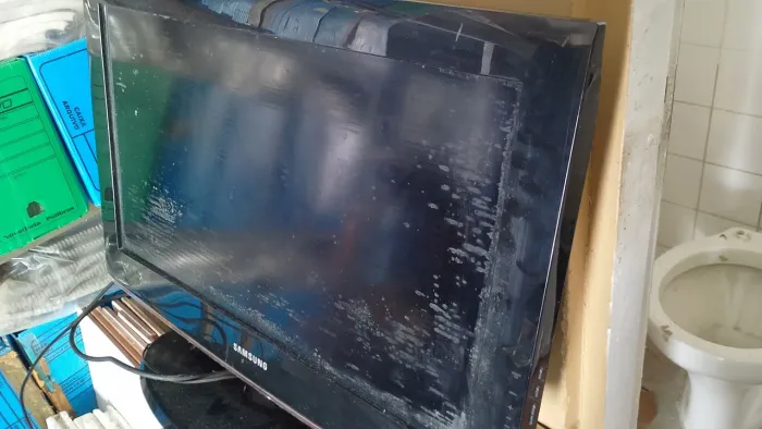 Vende se uma tv