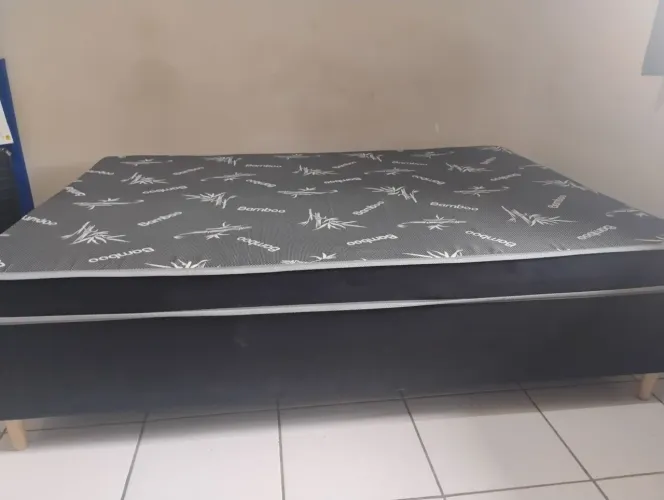 Cama Box Casal conjugada,Semi Nova com Colchão Bamboo - Apenas 4 meses de uso
