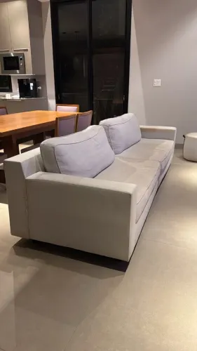 OPORTUNIDADE SOFÁ E PUFFS PARA SALA