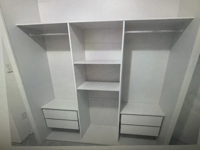 Vendo Guarda-roupas 3 portas espelhados